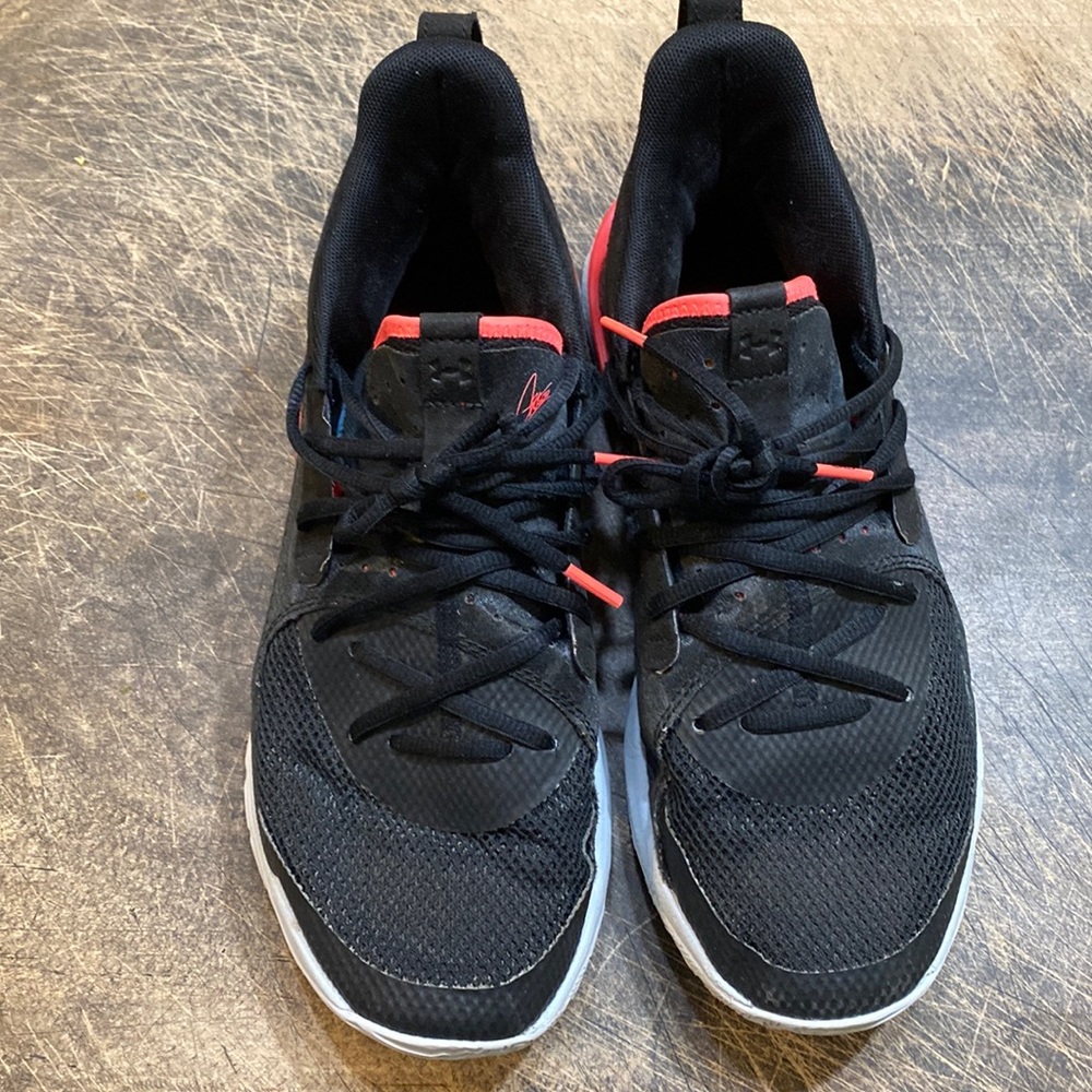 Steph Curry. Size 8 Mens.